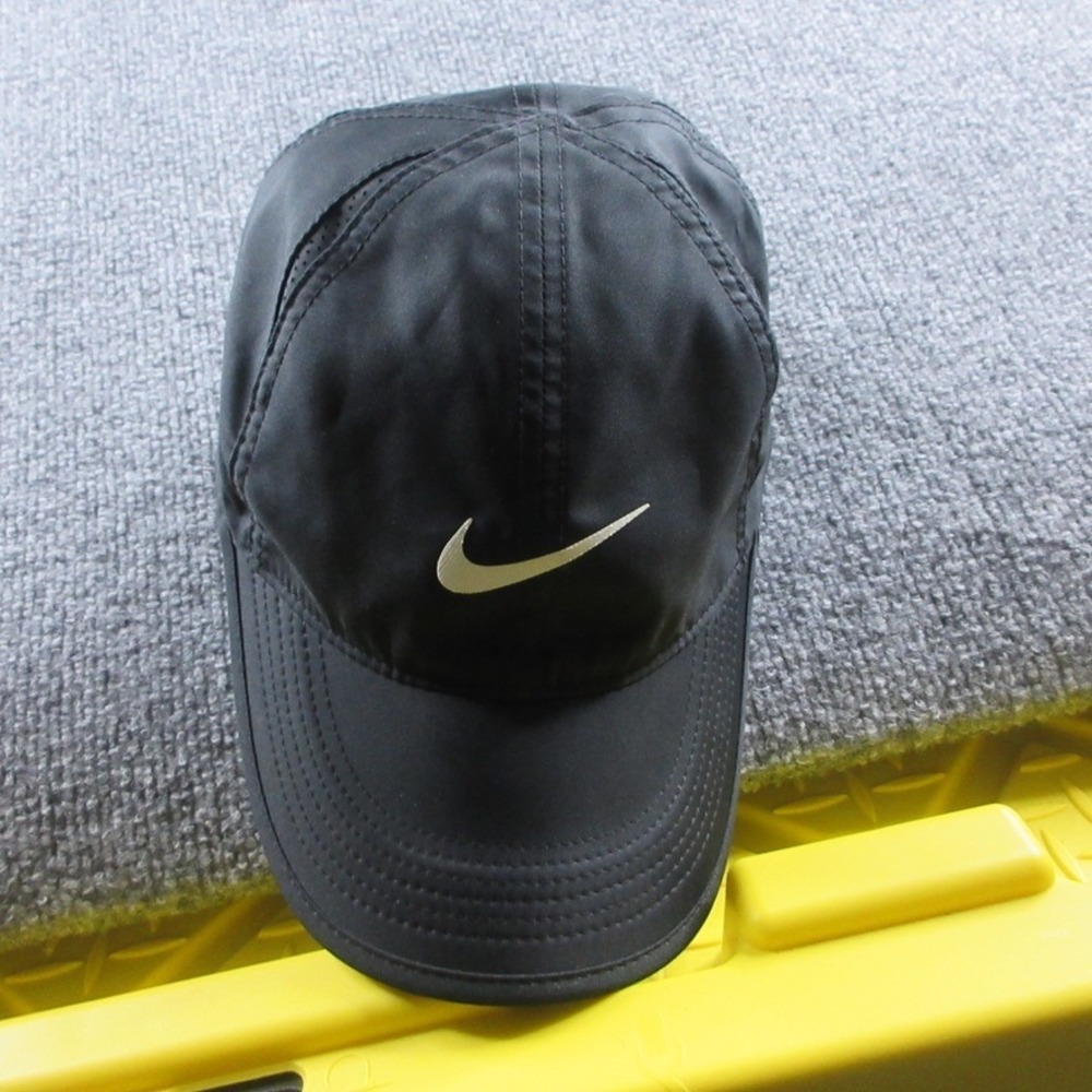 Nike Hat Cap Strap Back Black White Featherlight Golf Golfer Golfing Drifit Mens